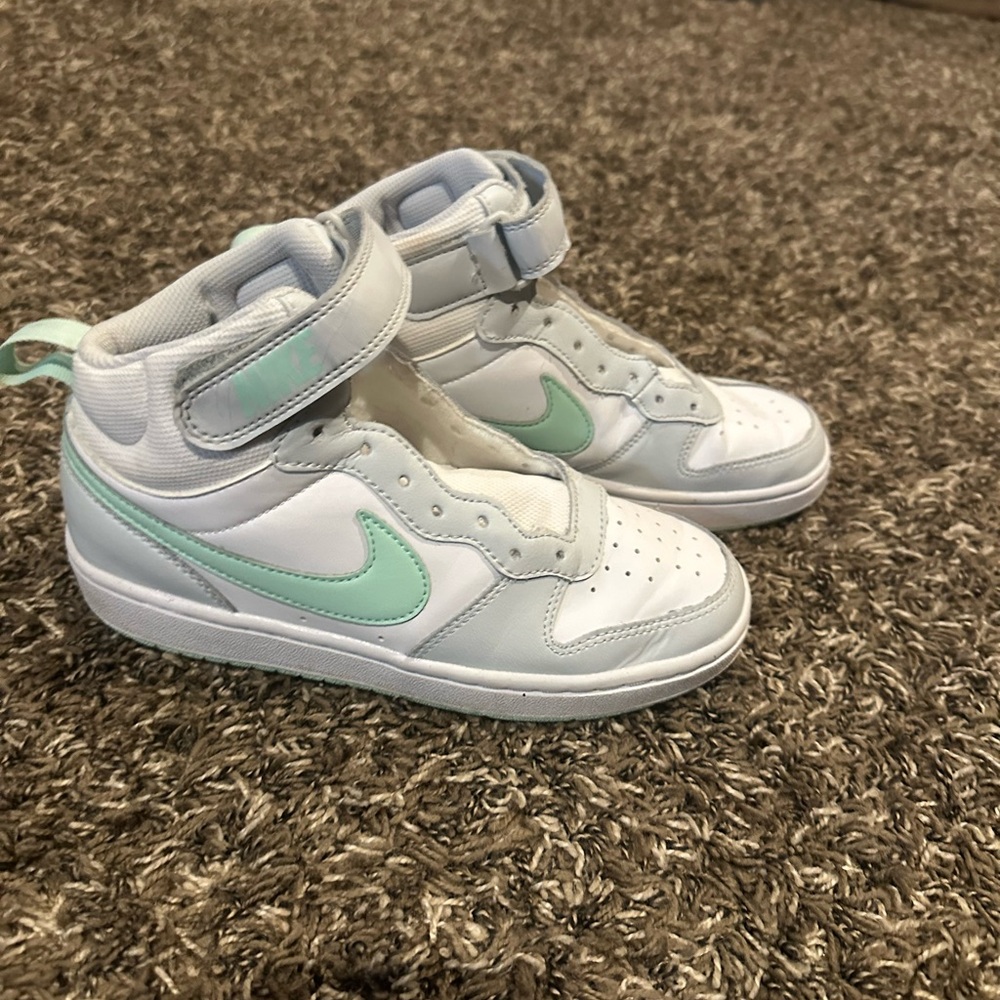 Nike Kids High-Top Sneakers - White and Mint